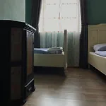 Zamek Lesany بيت ضيافة