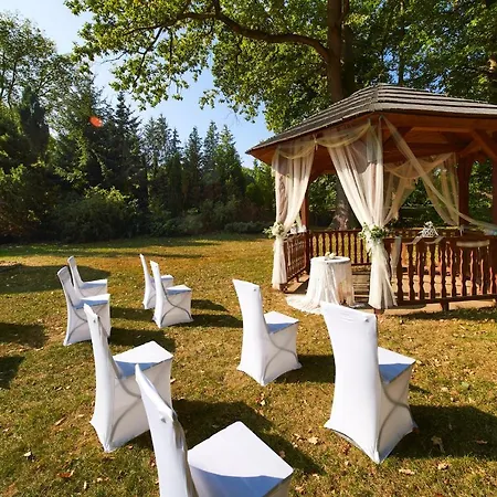 Zamek Lesany Guest house Netvorice