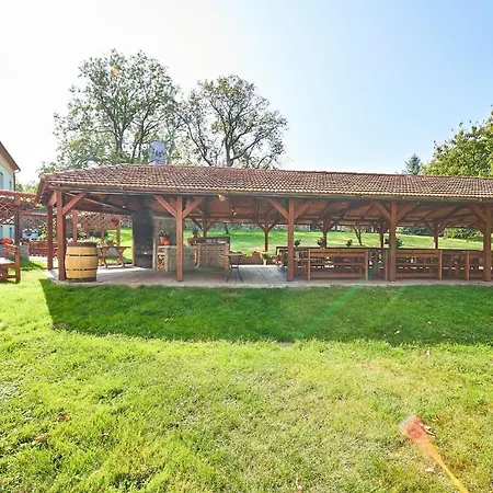 Zamek Lesany Guest house 3*