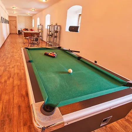 Zamek Lesany Pensjonat