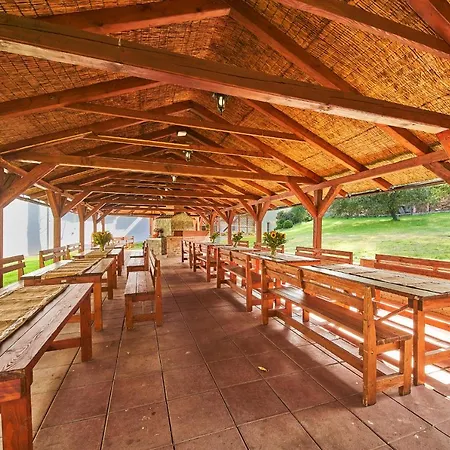 Guest house Zamek Lesany Netvorice