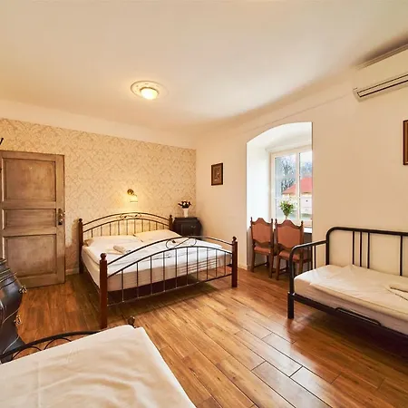 Guest house Zamek Lesany Netvorice