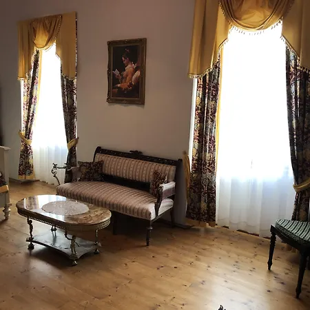 Πανσιόν Zamek Lesany 3*