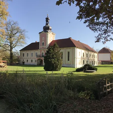 Zamek Lesany 3* Netvořice