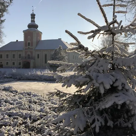 Zamek Lesany Guest house