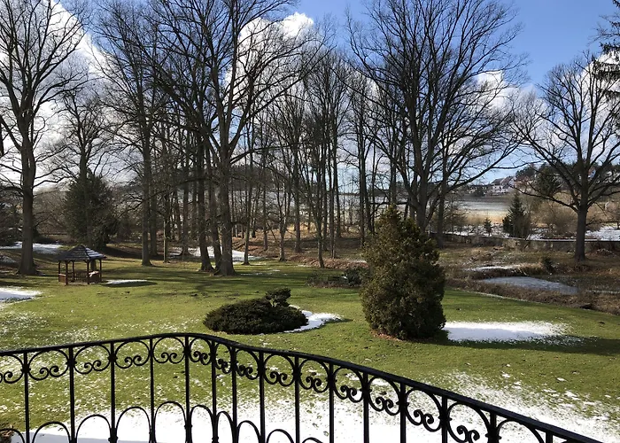 Zamek Lesany Πανσιόν Netvořice