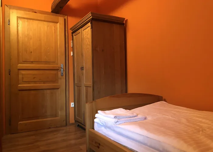 Zamek Lesany Netvorice