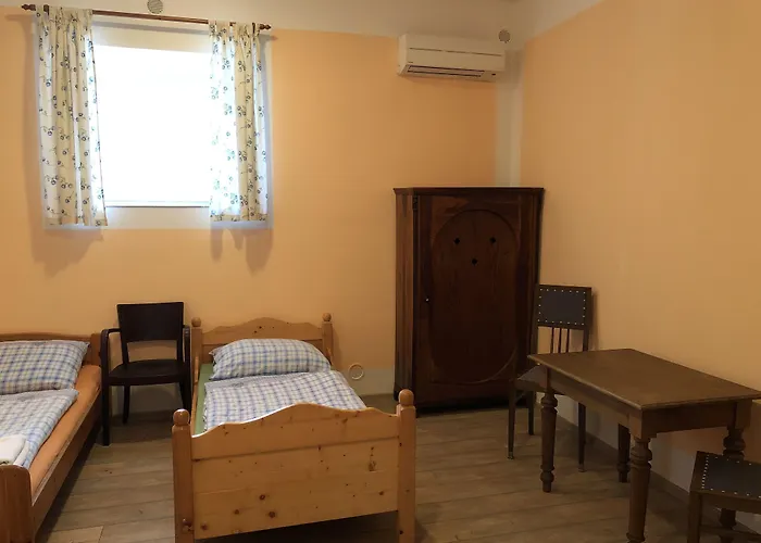 Zamek Lesany 3* Netvorice