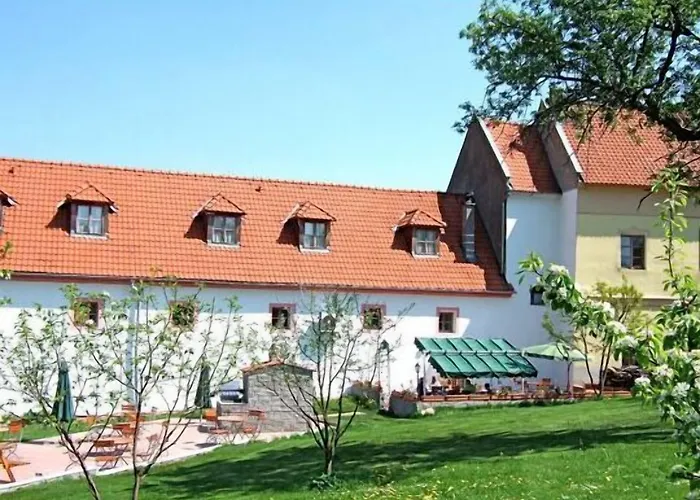 Zamek Lesany Guest house